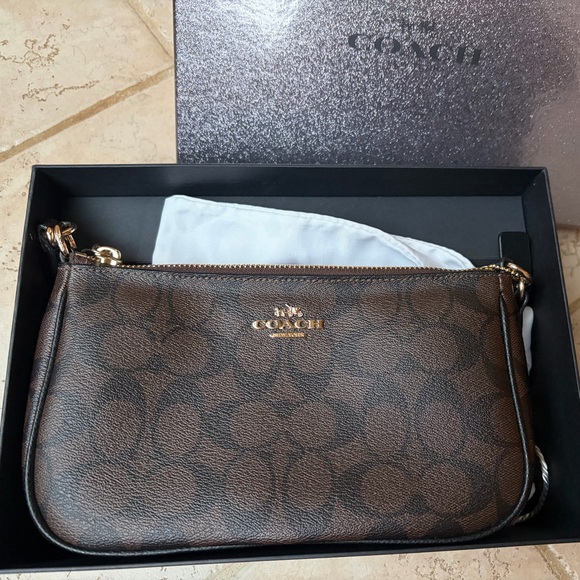 Coach Handbags - Coach Signature Crossbody bag Brown/Black